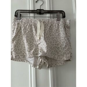 Old Navy cream and beige animal print flannel pajama shorts M